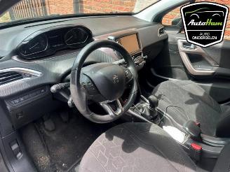  Peugeot 2008 2008 (CU), MPV, 2013 / 2019 1.2 Vti 12V PureTech 82 2014/4