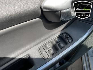 Volvo V-60 V60 I (FW/GW), Combi, 2010 / 2018 2.0 D2 16V picture 17