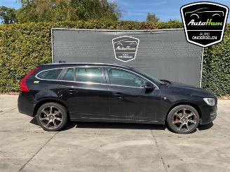 Coche siniestrado Volvo V-60 V60 I (FW/GW), Combi, 2010 / 2018 2.0 D2 16V 2015/8