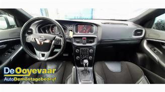 Volvo V-40 V40 (MV), Hatchback 5-drs, 2012 / 2019 1.5 T2 16V Geartronic picture 2