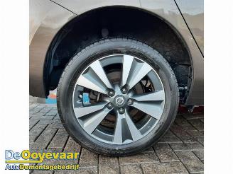 Nissan Leaf Leaf (ZE0), Hatchback, 2010 / 2017 Leaf picture 4