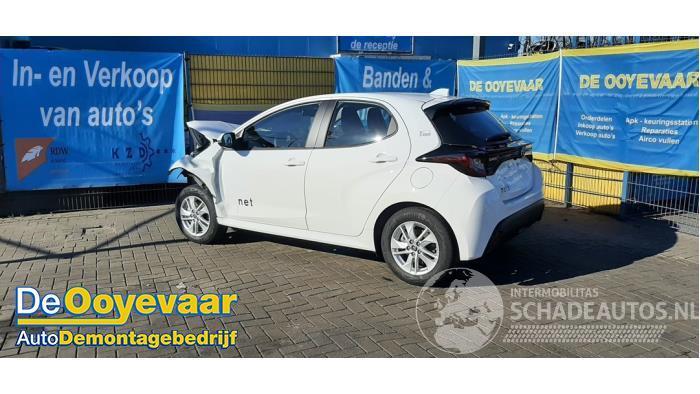 Toyota Yaris Yaris IV (P21/PA1/PH1), Hatchback, 2020 1.5 12V Hybrid 115