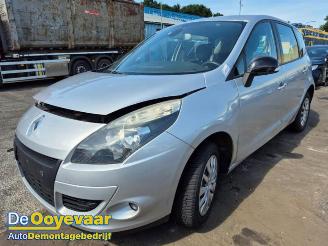 Uttjänta bilar auto Renault Scenic Scenic III (JZ), MPV, 2009 / 2016 2.0 16V CVT 2012/1
