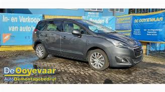 krockskadad bil auto Peugeot 5008 5008 I (0A/0E), MPV, 2009 / 2017 1.6 THP 16V 2014/8