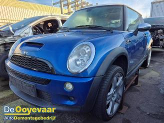 Salvage car Mini Cooper S Mini Cooper S (R53), Hatchback, 2002 / 2006 1.6 16V 2006/1