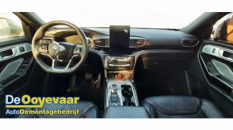 Ford Explorer  picture 5