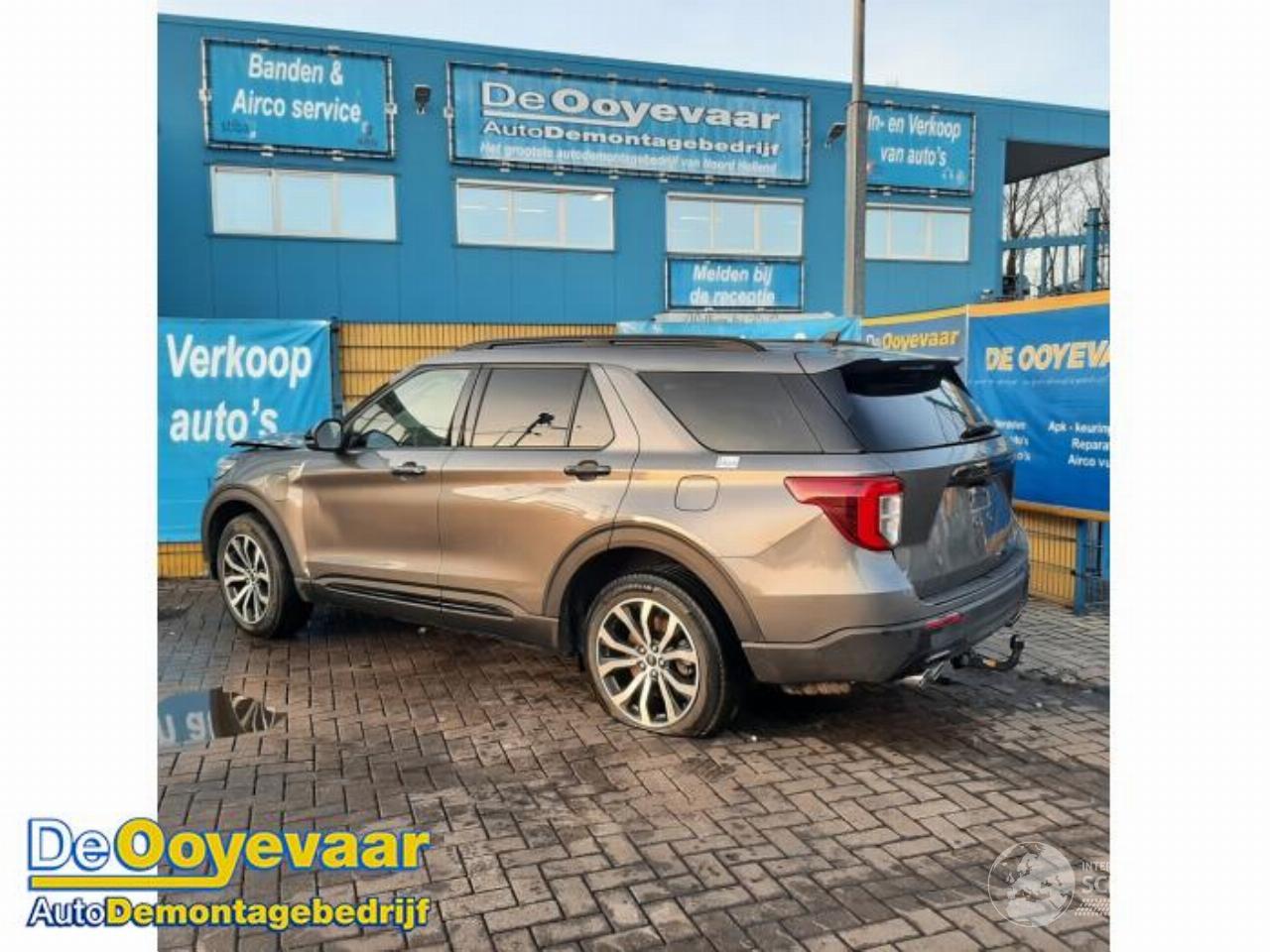 Ford Explorer 