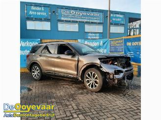 Ford Explorer  picture 4