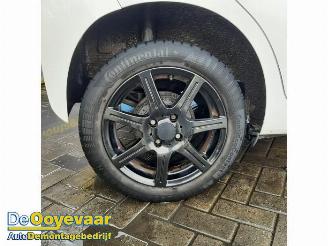 Toyota Aygo Aygo (B40), Hatchback, 2014 1.0 12V VVT-i picture 9