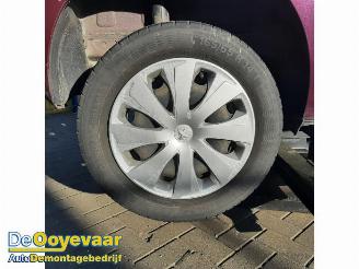 Peugeot 108 108, Hatchback, 2014 1.0 12V VVT-i picture 9