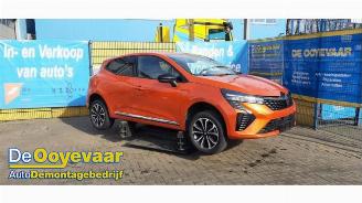 Uttjänta bilar auto Renault Clio Clio V (RJAB), Hatchback 5-drs, 2019 1.0 TCe 90 12V 2024/4