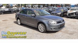Vrakbiler auto Volkswagen Jetta Jetta IV (162/16A), Sedan, 2010 / 2017 1.4 TSI Hybrid 16V 2013/5