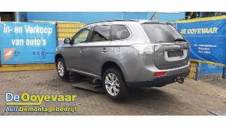 Mitsubishi Outlander Outlander (GF/GG), SUV, 2012 / 2022 2.0 16V PHEV 4x4 picture 3