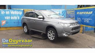 Vrakbiler auto Mitsubishi Outlander Outlander (GF/GG), SUV, 2012 / 2022 2.0 16V PHEV 4x4 2014/10