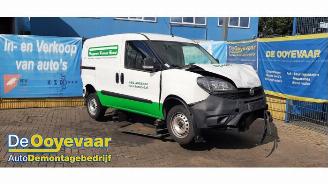 Coche siniestrado Fiat Doblo Doblo Cargo (263), Van, 2010 1.6 D Multijet 2021/10