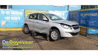 Vrakbiler auto Peugeot 308 308 (L3/L8/LB/LH/LP), Hatchback 5-drs, 2013 / 2021 1.6 BlueHDi 120 2015/12