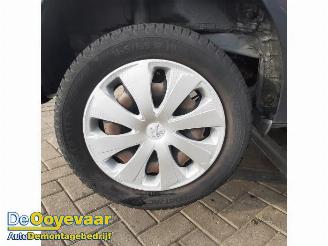Peugeot 108 108, Hatchback, 2014 1.0 12V VVT-i picture 8