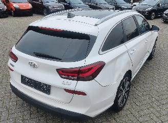 Hyundai I-30 Hyundai i30 Premium automatiek pano leer full options picture 4