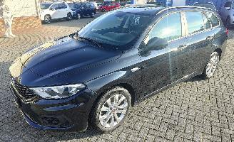 skadebil auto Fiat Tipo Fiat fiat tipo 1,4 navi lichte rijdende schade 2017/11