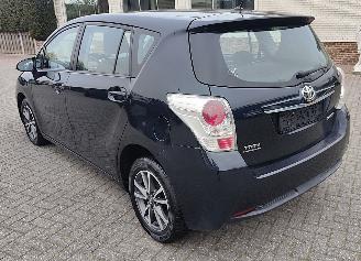 Toyota Corolla Toyota Verso Executive 2 liter d4d picture 3