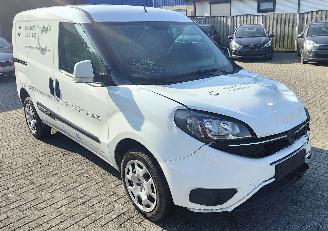 skadebil bedrijf Fiat Doblo trekking euro 6 d temp ! 2022/6