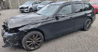 uszkodzony samochody osobowe BMW 3-serie BMW 320 3 Touring 320 d 2013/12