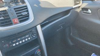 Peugeot 207/207+ Peugeot 207 1,6 hdi cabrio platinium picture 12