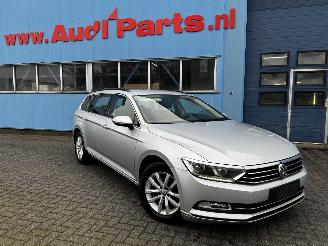 krockskadad bil auto Volkswagen Passat 2.0 TDI bluemotion variant 2019/2