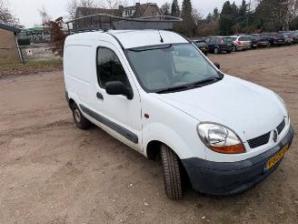 krockskadad bil auto Renault Kangoo 1.5 dci 2005/8