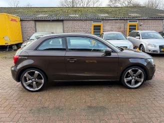 Audi A1 Audi A1 Attraction 1.6 TDI DSG picture 3
