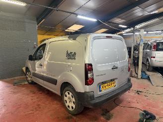 Auto incidentate Peugeot Partner  2014/3