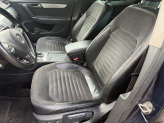 Vaurioauto  passenger cars Volkswagen Passat Variant 1.4 TSI Highline BlueMotion 2012/4