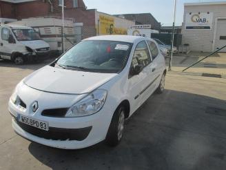 Renault Clio  picture 2