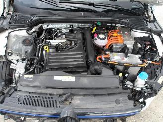 Volkswagen Golf GTE picture 14