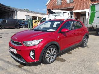 damaged passenger cars Kia Stonic  2021/7