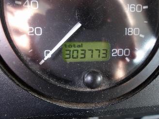 Land Rover Defender 110 picture 28