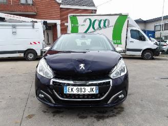 Peugeot 208  picture 3