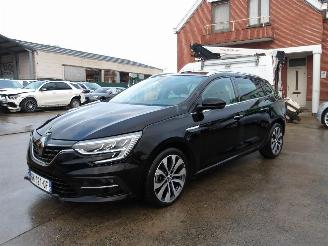 krockskadad bil auto Renault Mégane  2023/3