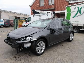 krockskadad bil auto Volkswagen Golf  2019/7