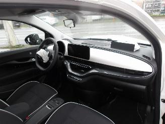 Fiat 500E  picture 2