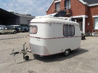 krockskadad bil caravan Eriba  PUCK 1983/1