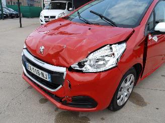 Peugeot 208  picture 10