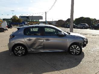 Peugeot 208  picture 4