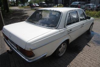 Mercedes 200-300D 200 DIESEL 123 TYPE SEDAN picture 23