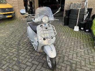 Piaggio  VESPA PRIMAVERA SNORSCOOTER picture 9