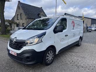 Vaurioauto  passenger cars Renault Trafic 1.6 dCi T29 L2H1 Formula Edition Energy 2018/1