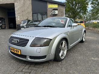 Unfallwagen Audi TT ROADSTER 1.8 5V TURBO QUATTRO (4x4) 2000/2