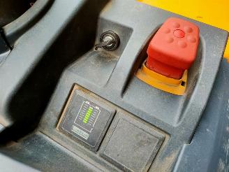 Jungheinrich  ERE 225 Elektrische palletwagen met lader picture 9