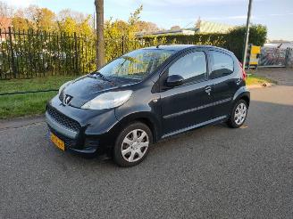 Coche accidentado Peugeot 107 1.0 5 deurs airco 2011/10