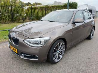 BMW 1-serie 114 I SPORT picture 1